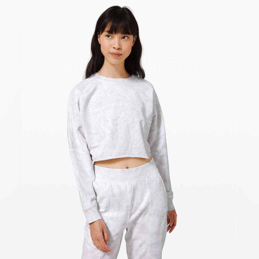 LULULEMON LA Pullover Crew- Watercolor Wash White / Stargaze (Size 4)